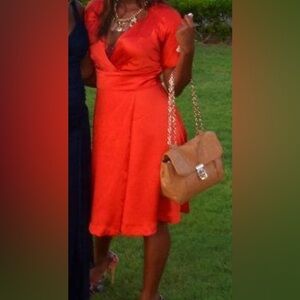 Banana Republic wrap around V neck short sleeves 100% silk orange midi dress Sz8
